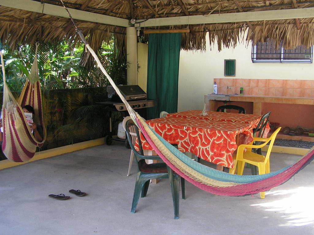 Conrado'S Guesthouse B&B Las Avispas Exterior photo